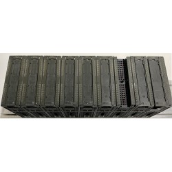 SIEMENS SIMATIC S7 - 6ES7321-7BH01-0AB0 + 6ES7322-1BL00 + 7 x 6ES7321-1BL00-0AA0
